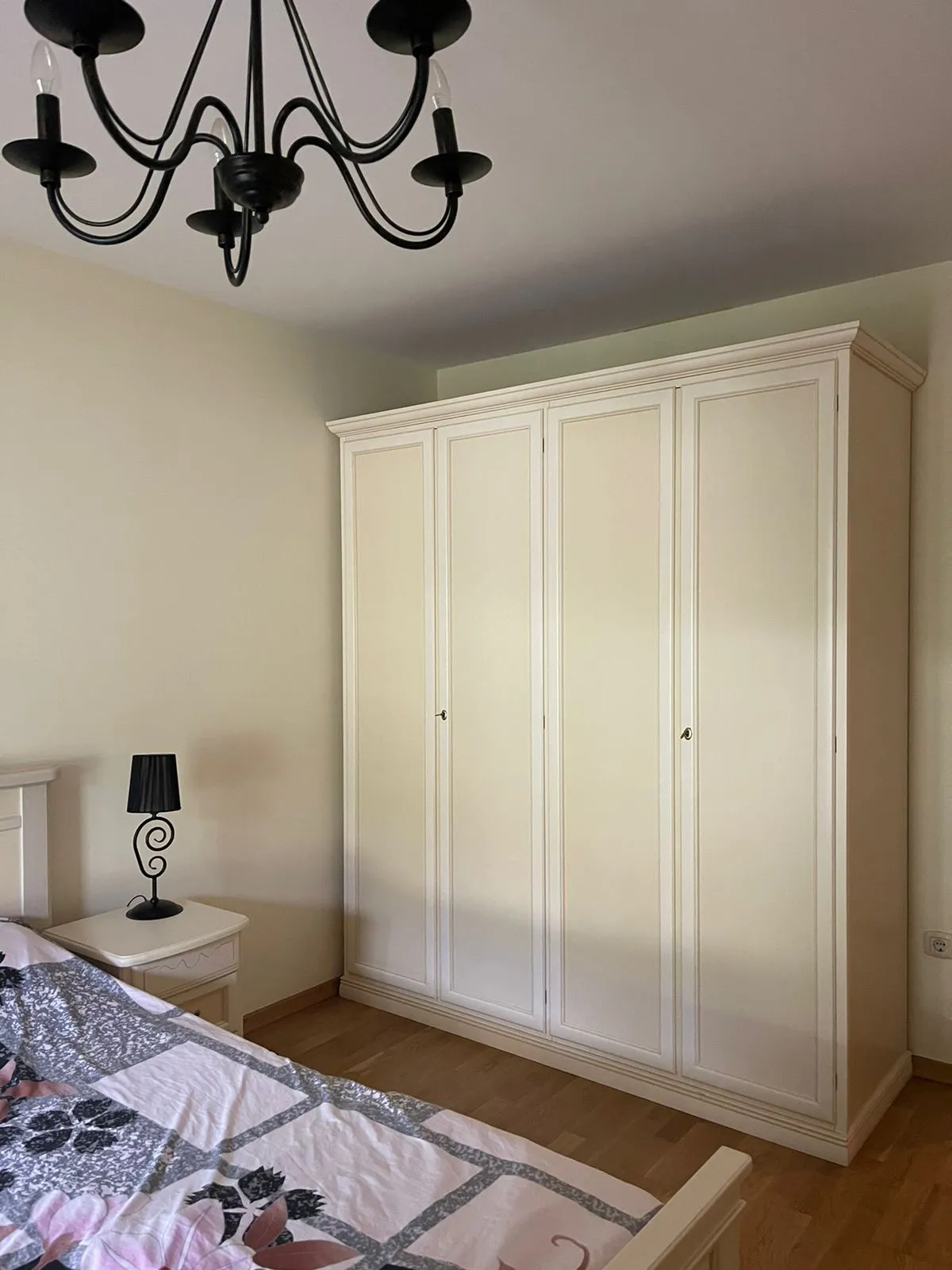 House in a complex with a swimming pool